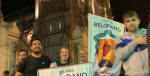 Madre, míranos con ternura